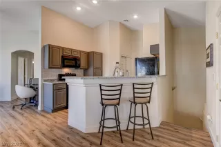 Photo #1: 2344531 Listing