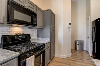 Photo #2: 2344531 Listing