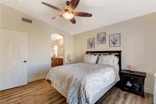 Photo #6: 2344531 Listing