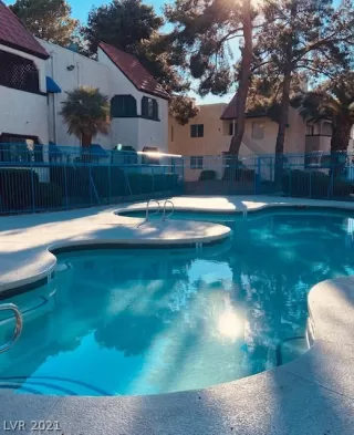 Photo #2: 2344542 Listing