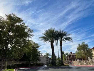 Photo #1: 2344586 Listing