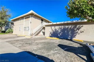 Photo #5: 2344593 Listing