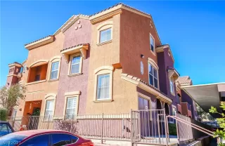 Photo #3: 2344597 Listing