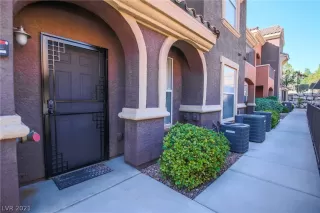 Photo #4: 2344597 Listing