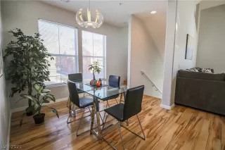 Photo #6: 2344597 Listing