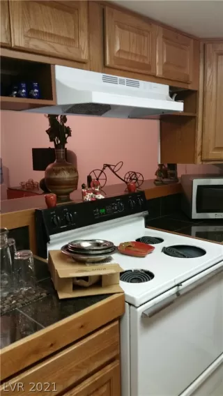 Photo #1: 2344603 Listing 