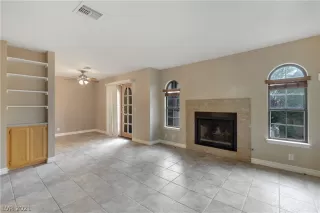 Photo #3: 2344612 Listing