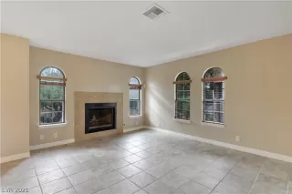 Photo #4: 2344612 Listing