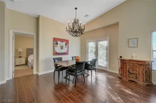 Photo #5: 2344614 Listing