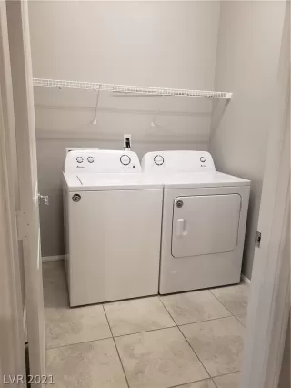 Photo #5: 2344640 Listing 