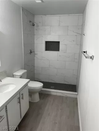 Photo #3: 2344647 Listing