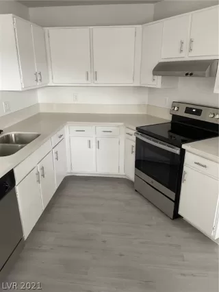 Photo #5: 2344647 Listing