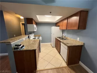 Photo #4: 2344666 Listing