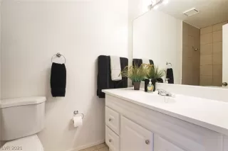 Photo #4: 2344716 Listing