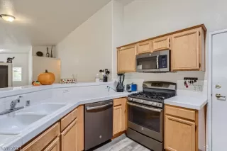 Photo #3: 2344718 Listing 