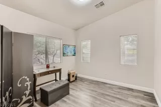 Photo #5: 2344718 Listing 
