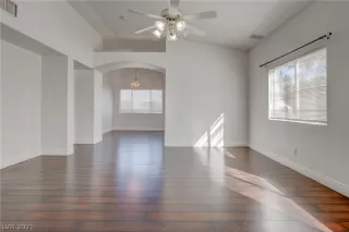 Photo #5: 2344730 Listing