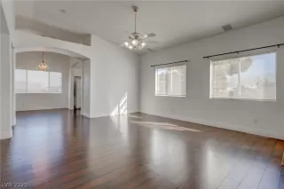 Photo #6: 2344730 Listing