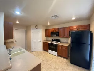 Photo #2: 2344739 Listing 