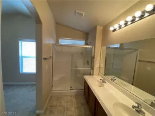 Photo #3: 2344739 Listing 
