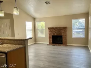 Photo #4: 2344759 Listing 