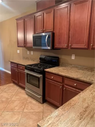 Photo #5: 2344782 Listing 