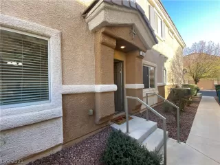 Photo #4: 2344883 Listing