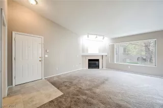 Photo #3: 2344885 Listing