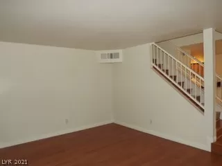 Photo #4: 2344932 Listing 