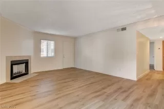 Photo #4: 2344958 Listing 