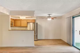 Photo #5: 2344958 Listing 