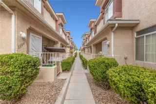 Photo #1: 2345008 Listing 