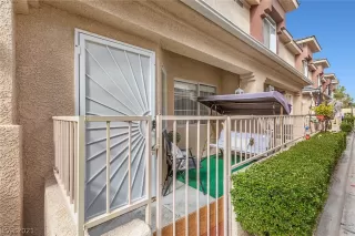 Photo #2: 2345008 Listing 