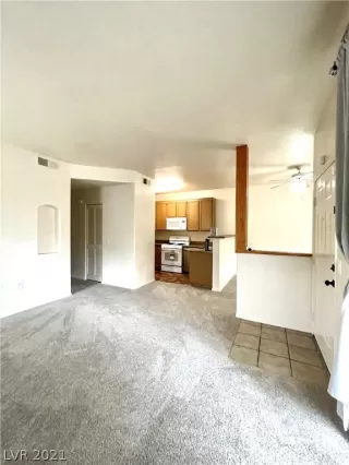 Photo #3: 2345015 Listing