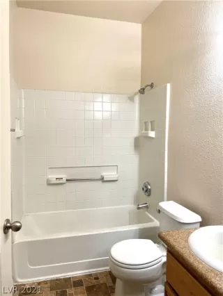 Photo #6: 2345015 Listing