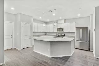 Photo #2: 2345026 Listing