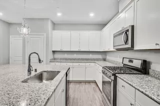 Photo #3: 2345026 Listing