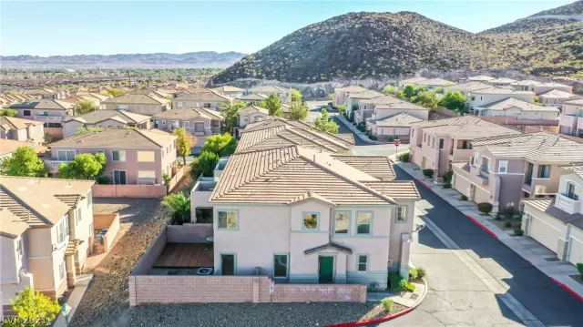 MLS: 2345041 Condo For Sale