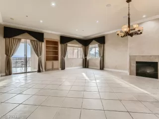 Photo #3: 2345139 Listing