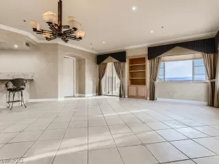 Photo #4: 2345139 Listing