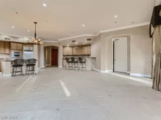 Photo #5: 2345139 Listing