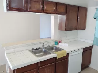 Photo #5: 2345225 Listing 