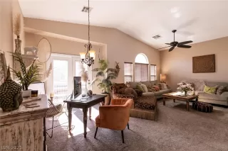 Photo #4: 2345228 Listing