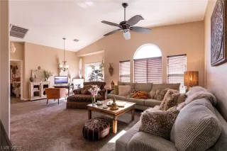 Photo #5: 2345228 Listing