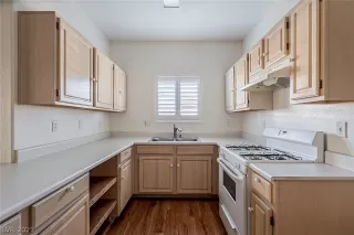 Photo #5: 2345312 Listing