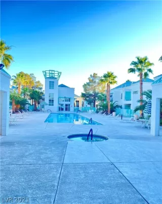 Photo #3: 2345339 Listing