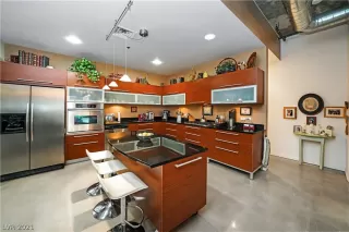 Photo #6: 2345363 Listing