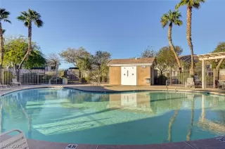 Photo #4: 2345391 Listing