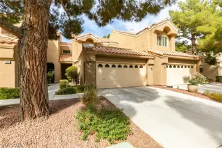 Photo #4: 2345455 Listing