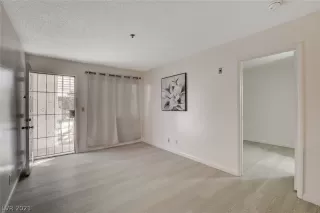 Photo #3: 2345467 Listing